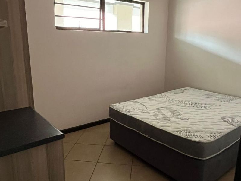 2 Bedroom Apartment For Sale in Hatfield - Photo 4