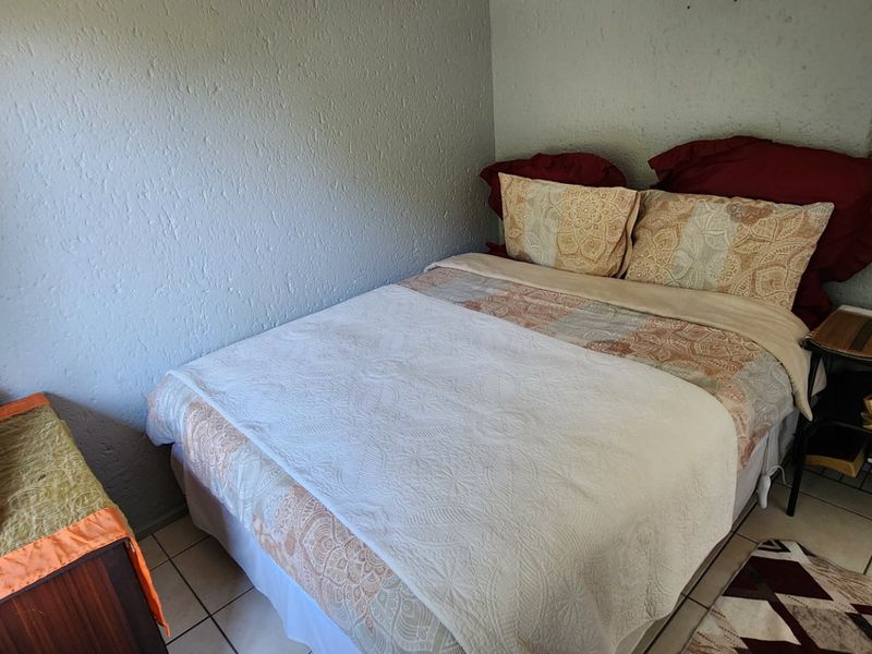 Comfortable 2-Bedroom Apartment in a Secure Edenglen Complex – Excellent Investment Opportunity - Photo 7