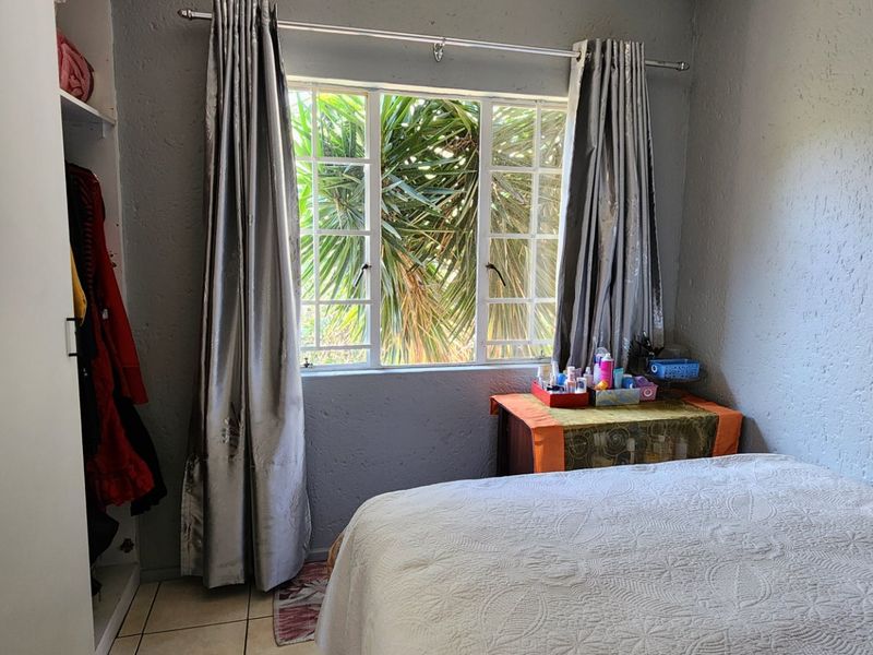 Comfortable 2-Bedroom Apartment in a Secure Edenglen Complex – Excellent Investment Opportunity - Photo 6