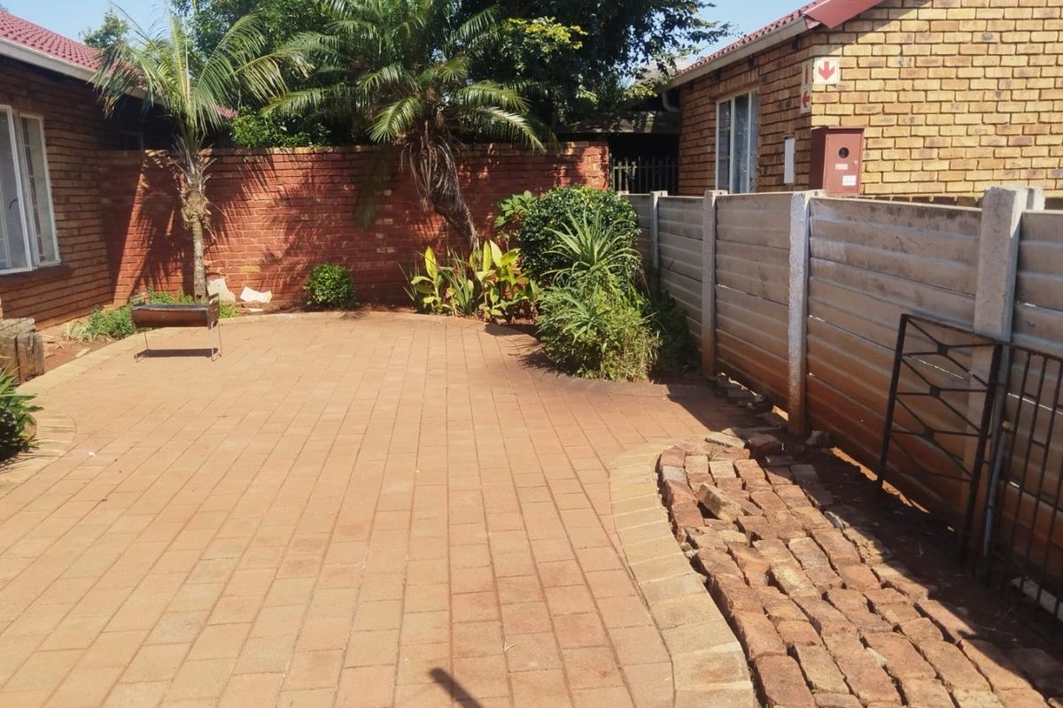 This is is in Golf Gardens Secrity Estate, garden facilities been taken care of on weekly basis - Photo 4