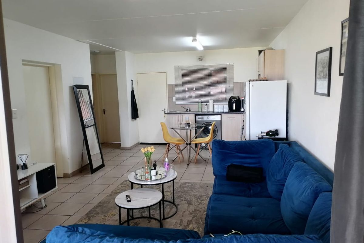 3 Bedroom, 2 Bathroom Apartment To Let – Pine Complex - Photo 5