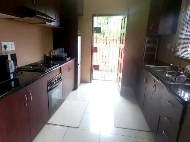 Duplex living at its Finest - Photo 10