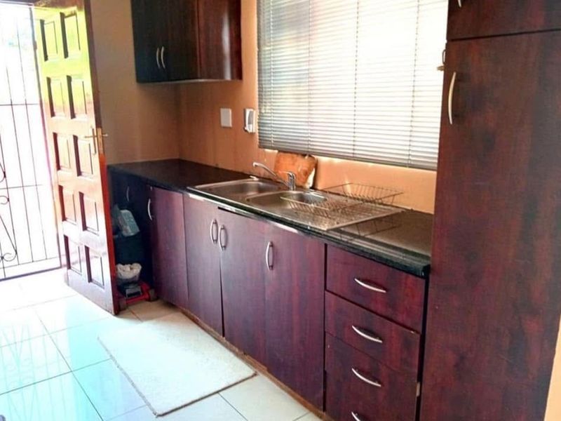 Duplex living at its Finest - Photo 8