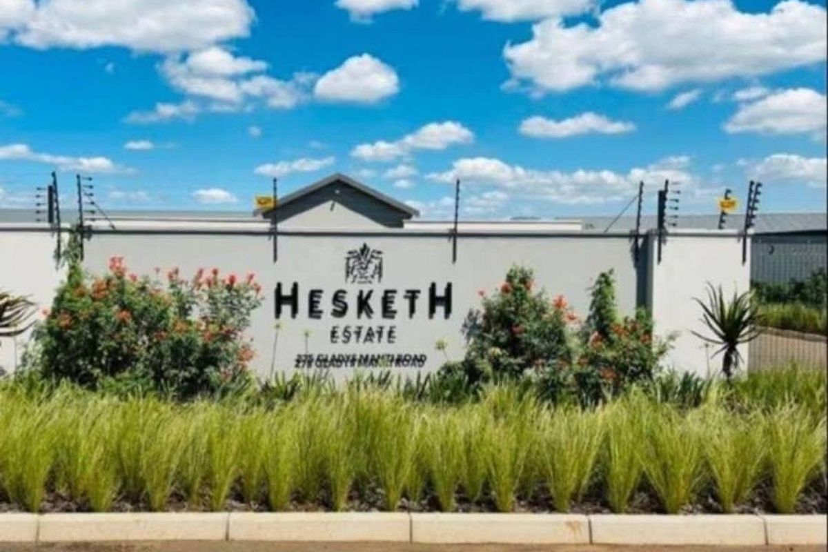 Modern living Meets Effortless Elegance!!! - Photo 3