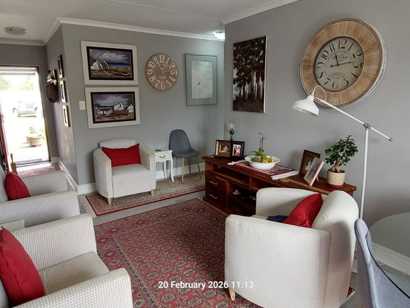 Well-maintained simplex unit in Paradise Beach  - Photo 9