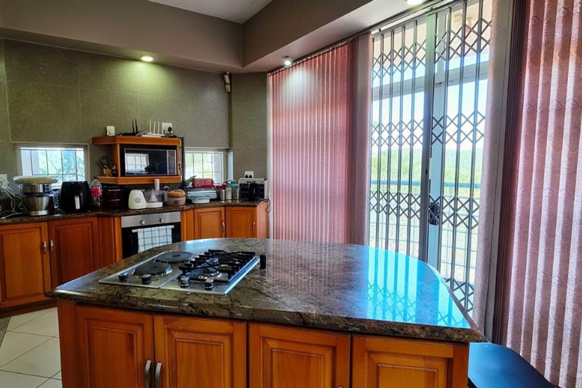 Discover Your Family's Forever Home in this Spacious 4-Bedroom Home with Poolside Joy, Spa Bath and Future Extension Potential - Photo 4