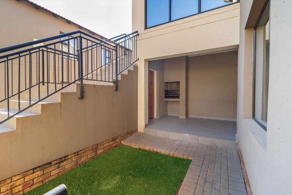 Spacious and Well-Appointed Family Home - Photo 3