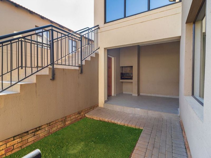 Spacious and Well-Appointed Family Home - Photo 3