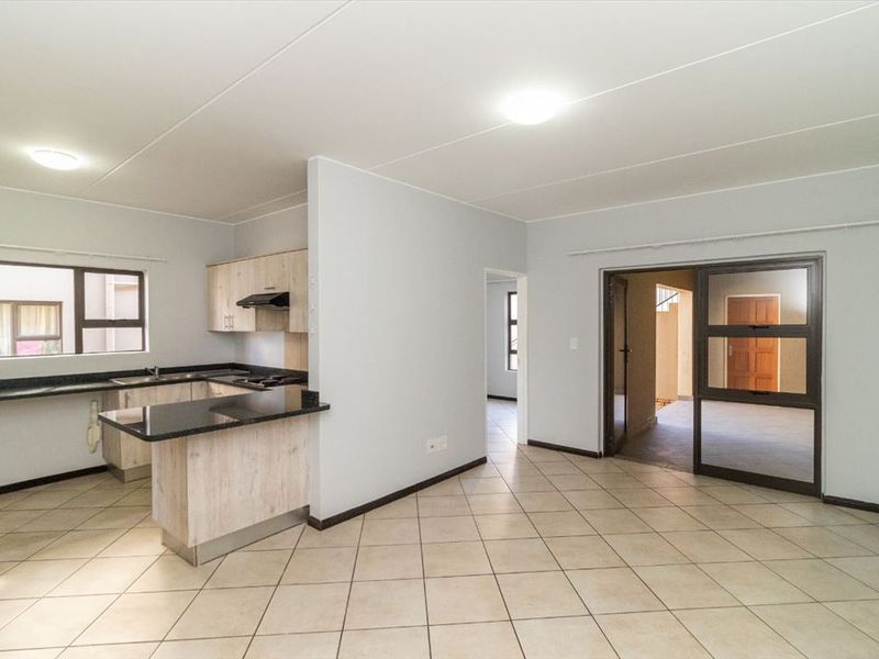 Spacious and Well-Appointed Family Home - Photo 2