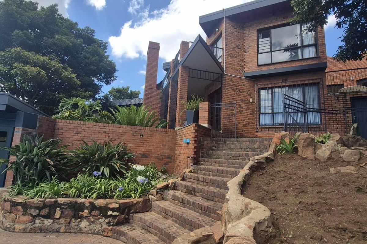 Prime Property on a Massive 4 000 m2 Stand - Residential and Business Opportunity  - Photo 5