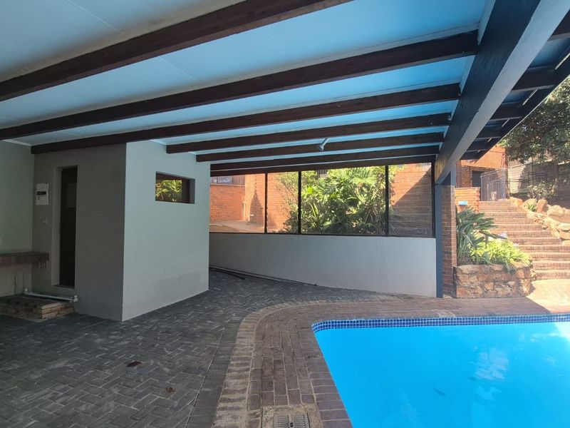 Prime Property on a Massive 4 000 m2 Stand - Residential and Business Opportunity  - Photo 3