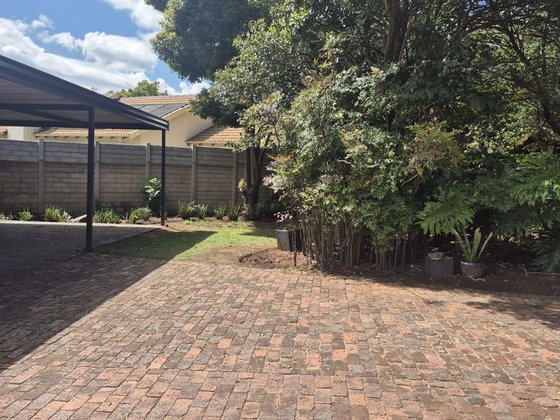 Prime Property on a Massive 4 000 m2 Stand - Residential and Business Opportunity  - Photo 8