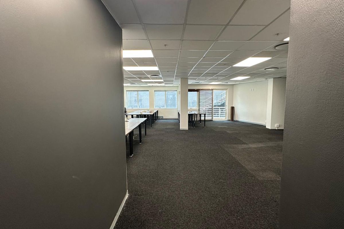 Open Plan Office to let at 150 Rivonia Road, Sandton - Photo 4