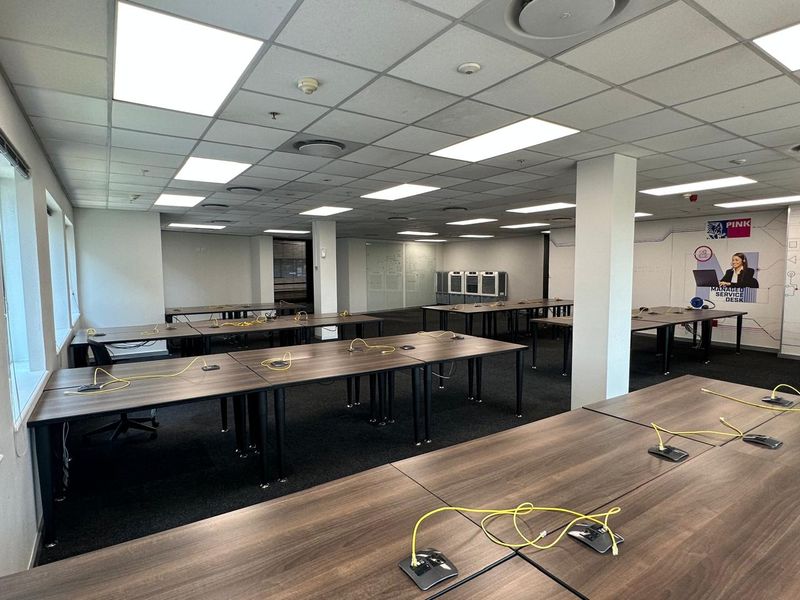 Open Plan Office to let at 150 Rivonia Road, Sandton - Photo 8