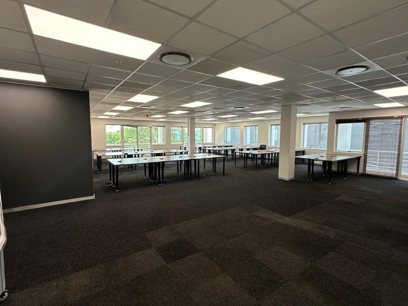 Open Plan Office to let at 150 Rivonia Road, Sandton - Photo 6