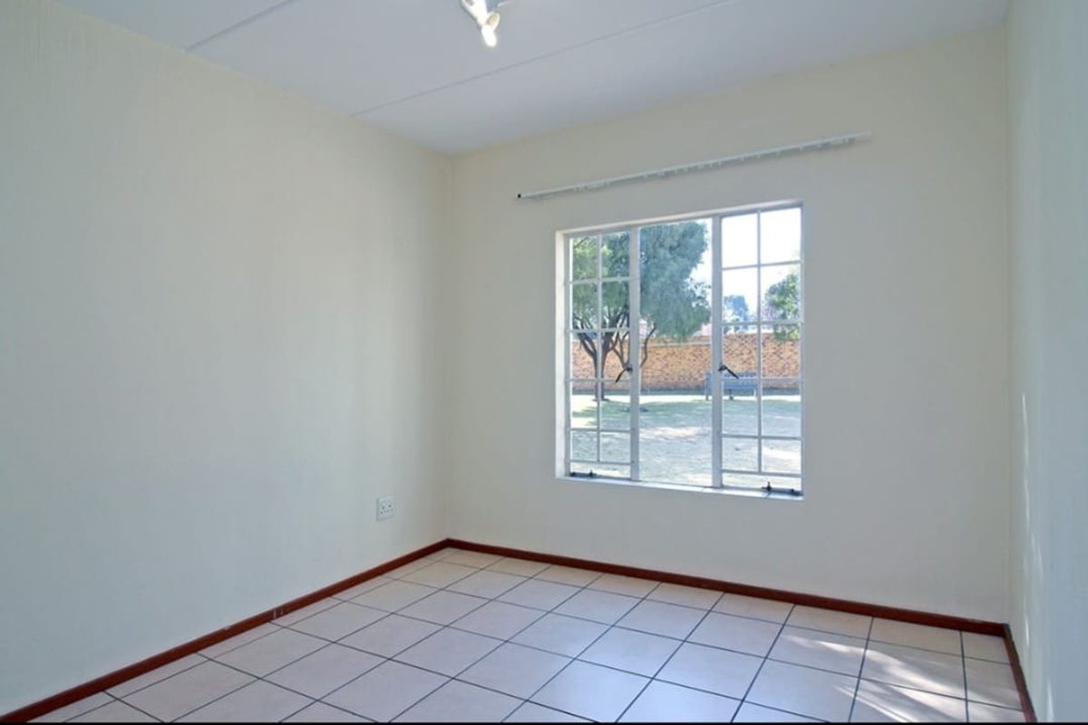 New Development ,comet– All Costs Included - Photo 3