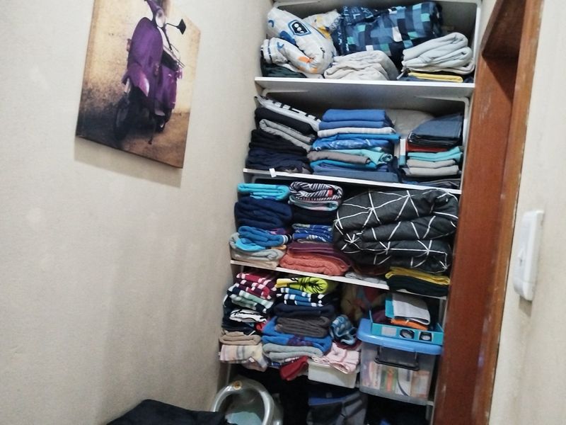 Spacious Family Home with Bachelor Flat & Solar Power - Photo 9