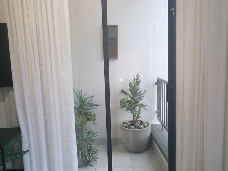 1 Bedroom Apartment to Let in Waterfall - Photo 9