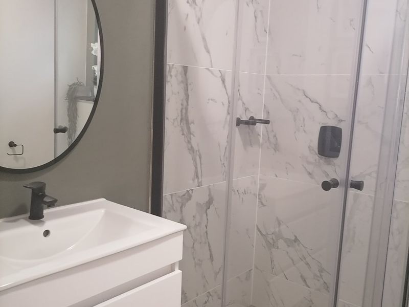 1 Bedroom Apartment to Let in Waterfall - Photo 6