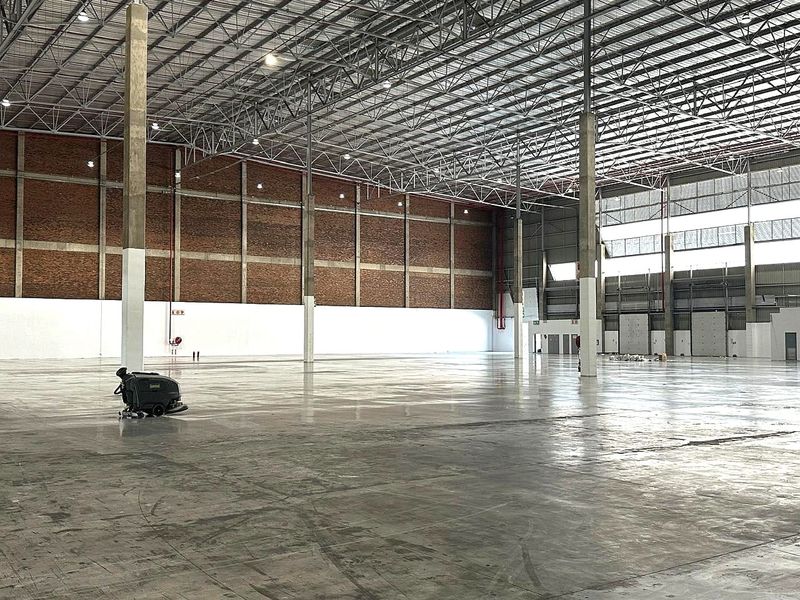 A- Grade Industrial Warehouse facility to let in Midway Park, Midrand  - Photo 8