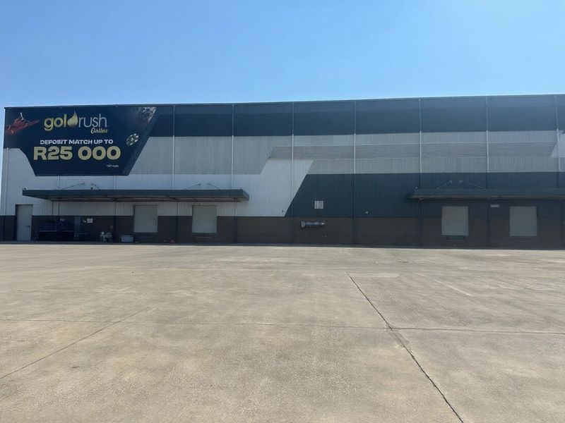 A- Grade Industrial Warehouse facility to let in Midway Park, Midrand  - Photo 5