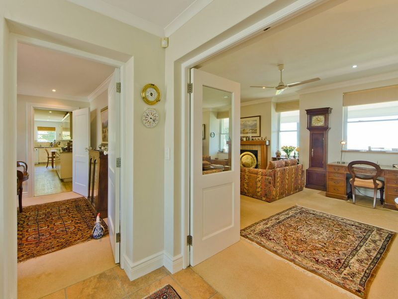 Classic Belvidere home with views over the lagoon... - Photo 3