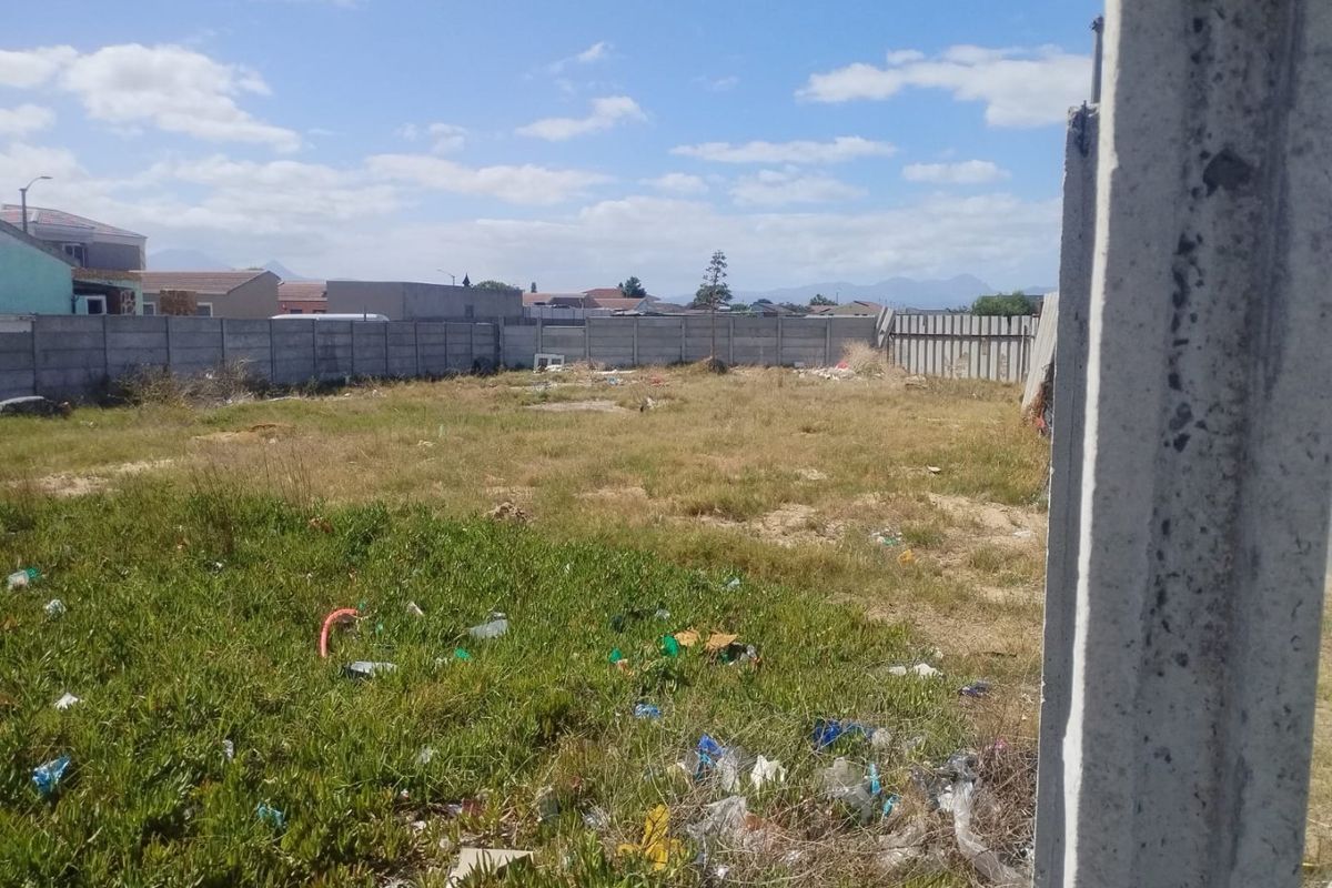 Massive corner plot for sale - Photo 3