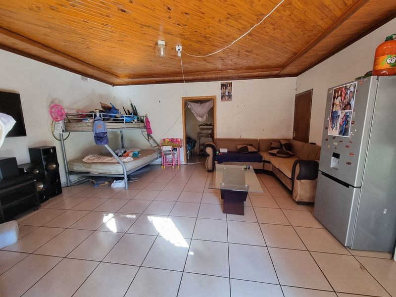 Investment Property: 11 Fully Occupied Rental Rooms Generating ±R12,000 rental Income - Photo 8