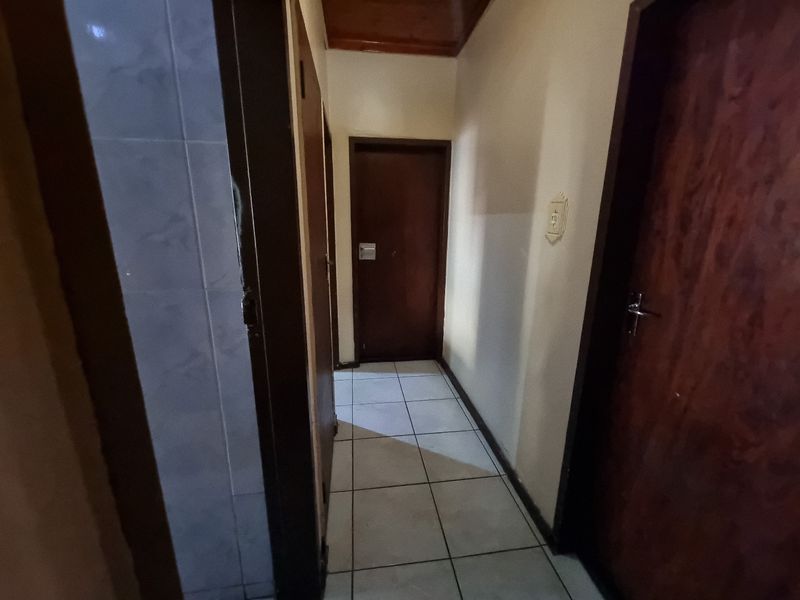 Investment Property: 11 Fully Occupied Rental Rooms Generating ±R12,000 rental Income - Photo 9