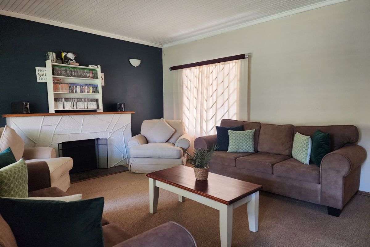3 BEDROOM HOUSE WITH FLATLET IN STILFONTEIN - Photo 3