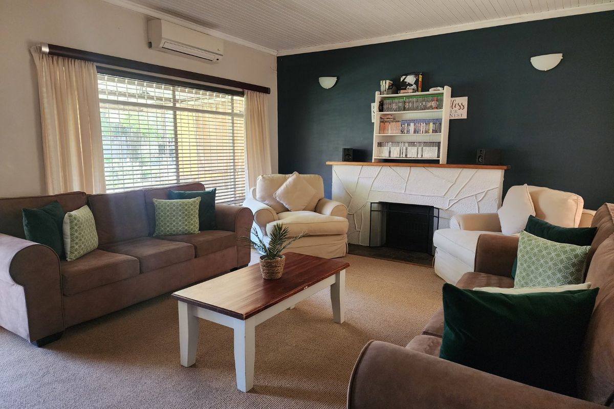 3 BEDROOM HOUSE WITH FLATLET IN STILFONTEIN - Photo 2