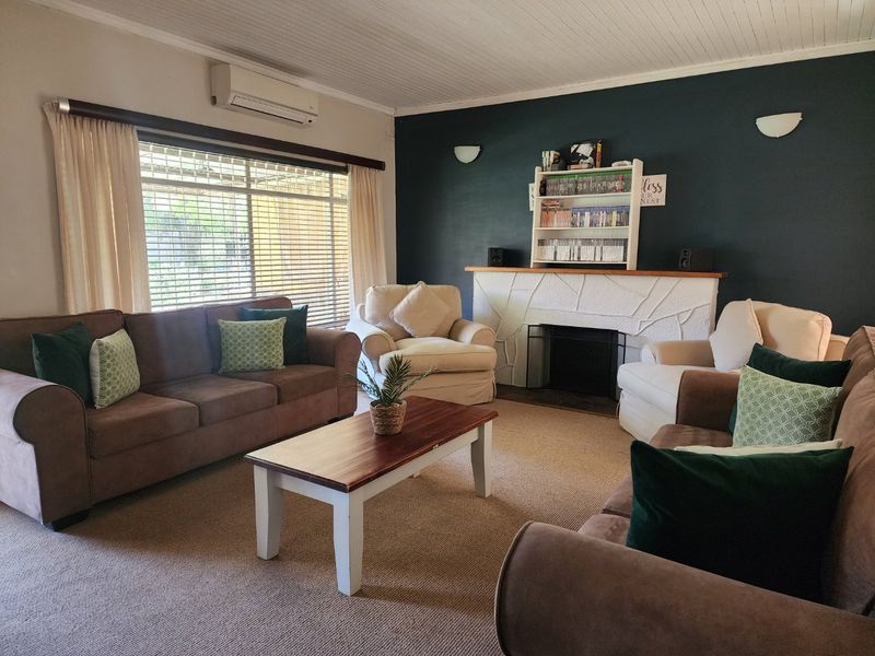 3 BEDROOM HOUSE WITH FLATLET IN STILFONTEIN - Photo 2