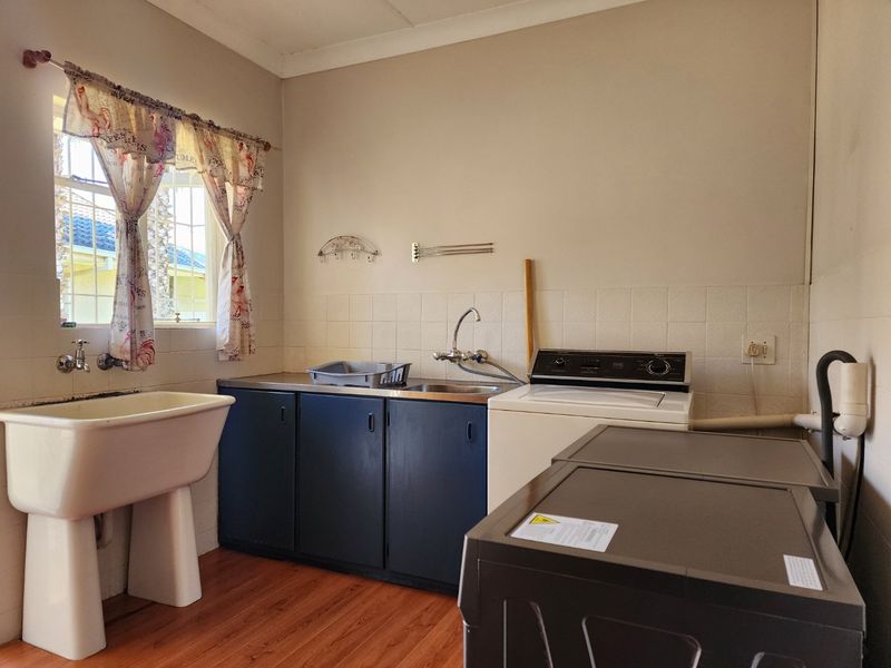 3 BEDROOM HOUSE WITH FLATLET IN STILFONTEIN - Photo 9