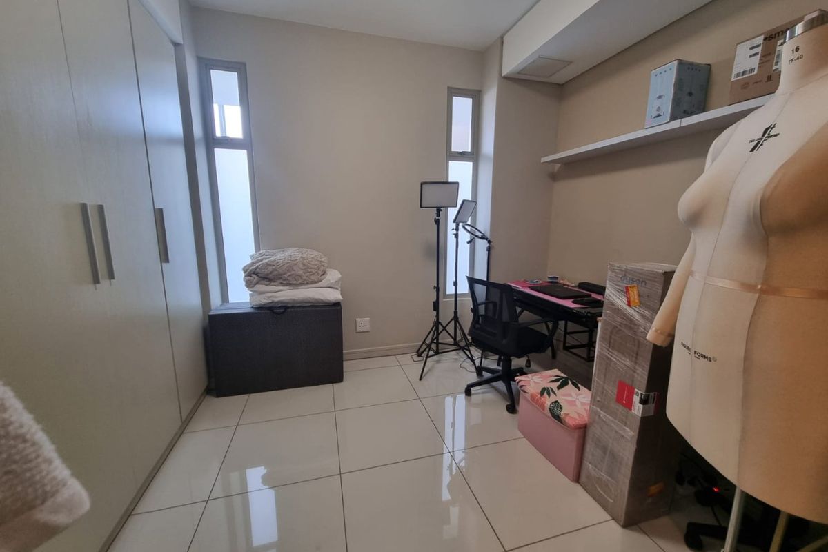 2 Bedroom Apartment To Rent  - Photo 5