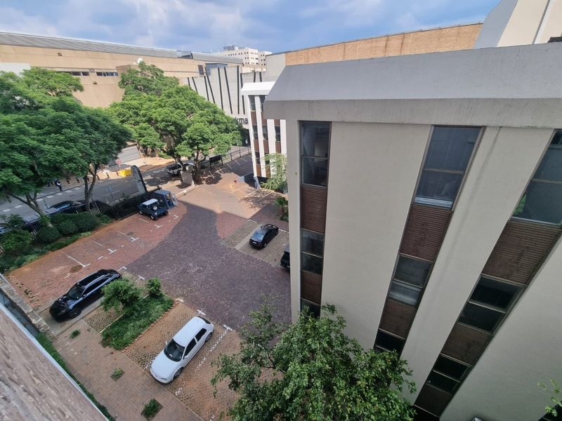 2 Bedroom Apartment To Rent  - Photo 4