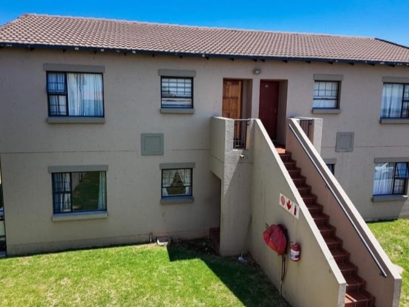 All costs included Affordable 2-Bedroom Apartment in Secure Sparrow Hawk Estate – Germiston - Photo 8