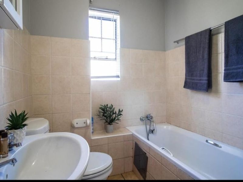 All costs included Affordable 2-Bedroom Apartment in Secure Sparrow Hawk Estate – Germiston - Photo 4