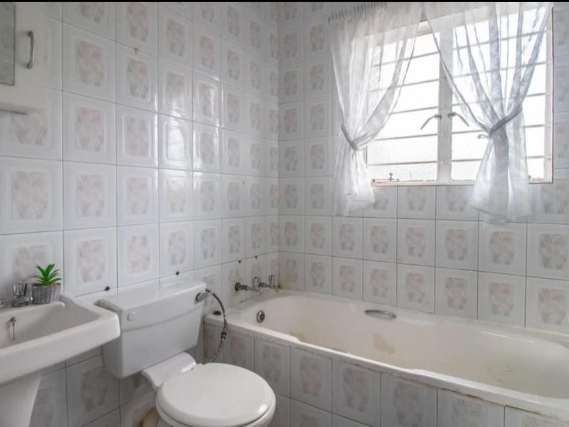 All costs included Spacious 3-Bedroom Apartment for Sale – The Waterfront, Primrose - Photo 6