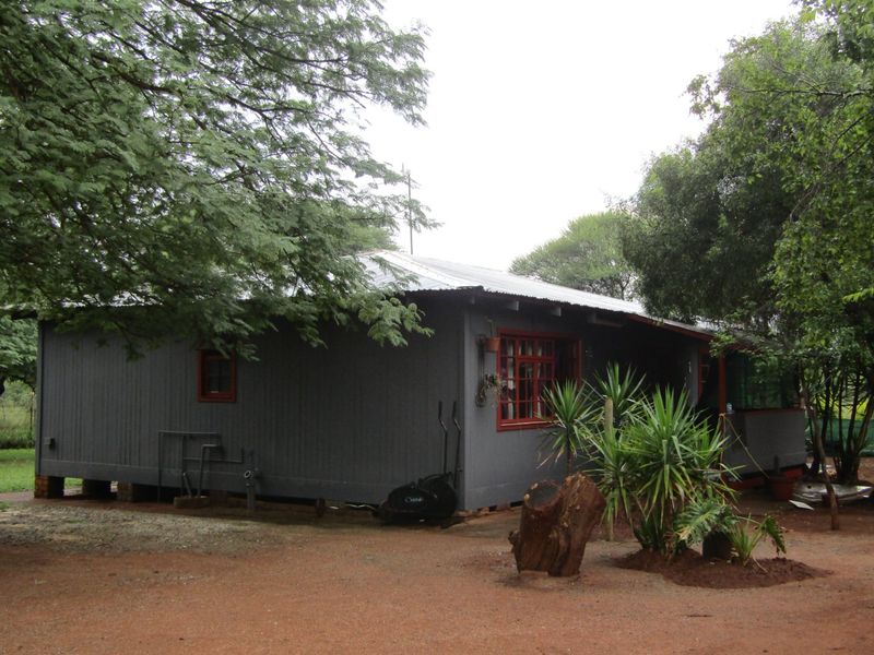 5,985m2 Smallholding with Income Potential – Cash Sale - Photo 6