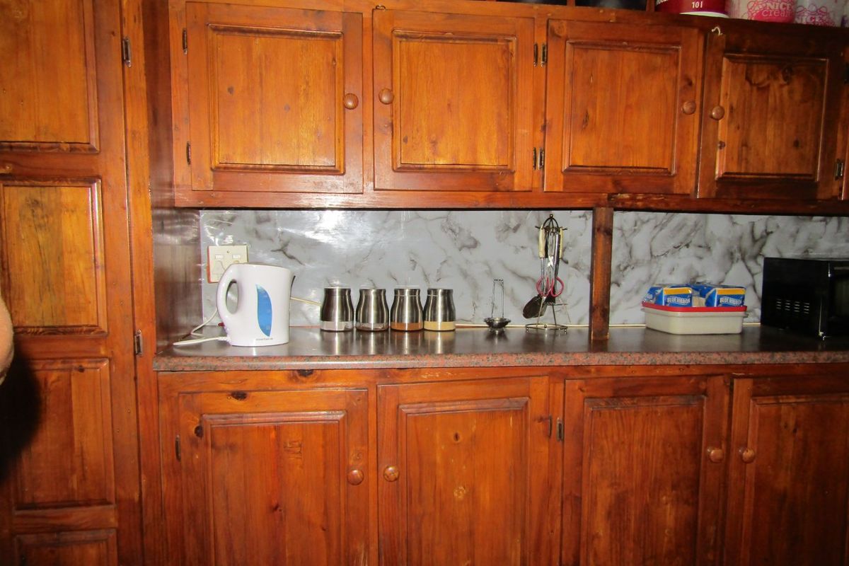 5,985m2 Smallholding with Income Potential – Cash Sale - Photo 2