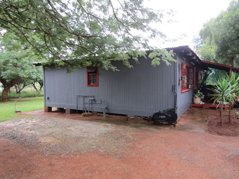 5,985m2 Smallholding with Income Potential – Cash Sale - Photo 7
