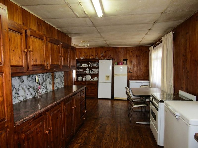 5,985m2 Smallholding with Income Potential – Cash Sale - Photo 2