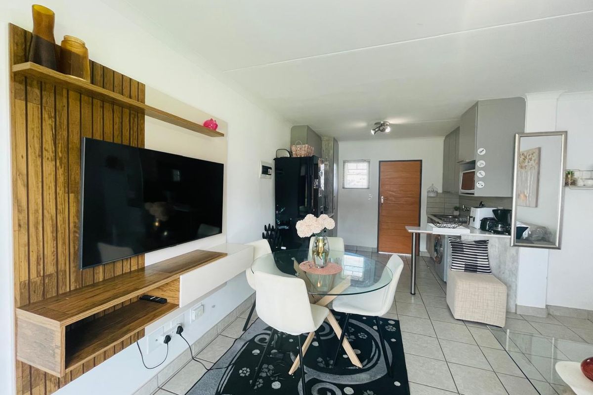 Modern 2-Bedroom First Floor Apartment | Crescent Glades Estate - Photo 5