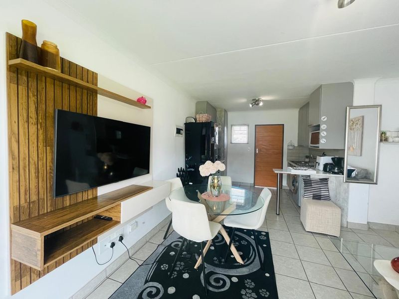 Modern 2-Bedroom First Floor Apartment | Crescent Glades Estate - Photo 5