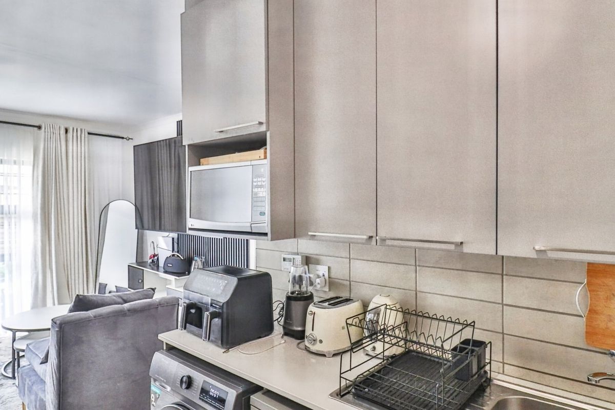 Contemporary 4-Bedroom Ground Floor Living in Prelude, Crescent Glades - Photo 5