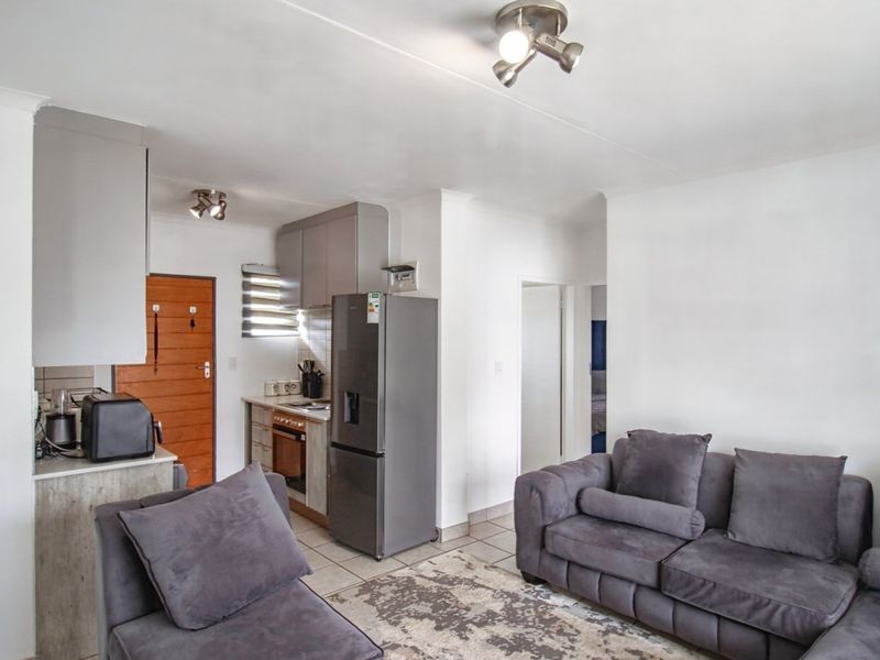 Contemporary 4-Bedroom Ground Floor Living in Prelude, Crescent Glades - Photo 7