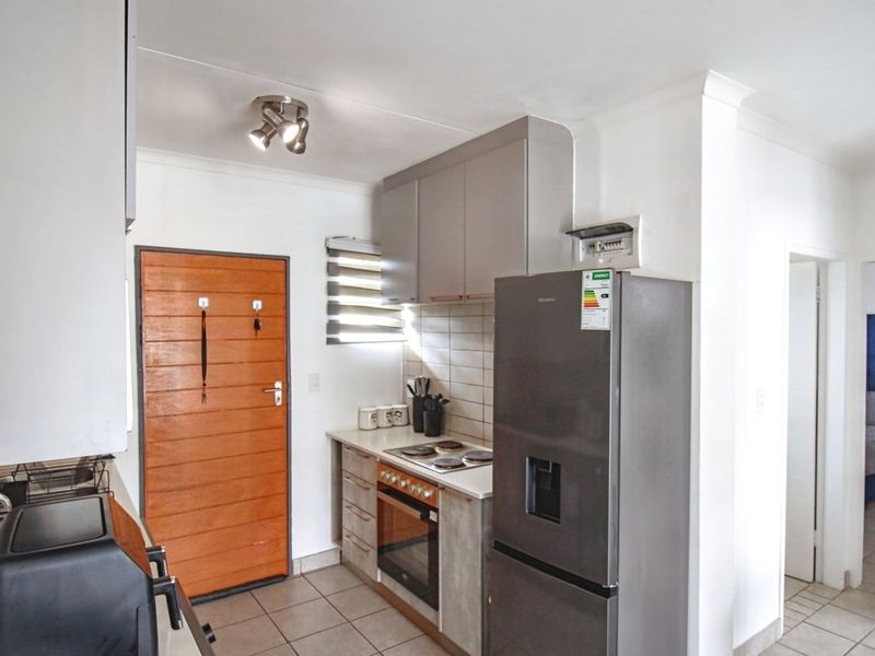 Contemporary 4-Bedroom Ground Floor Living in Prelude, Crescent Glades - Photo 4