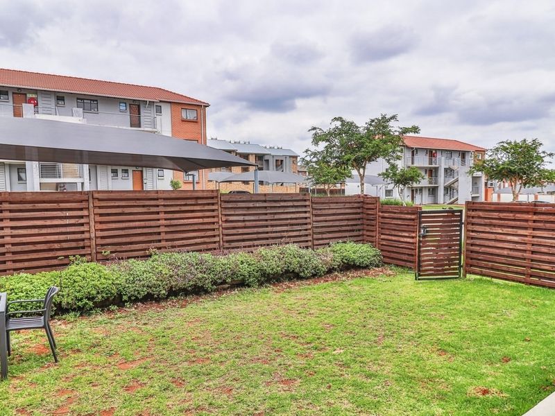Contemporary 4-Bedroom Ground Floor Living in Prelude, Crescent Glades - Photo 2