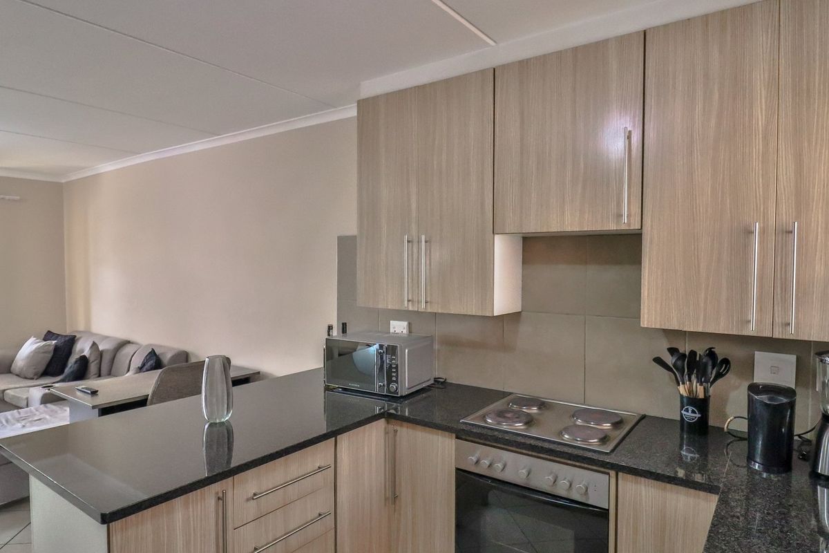 Modern 2-Bedroom Apartment in Crescent Glades Estate - Photo 4