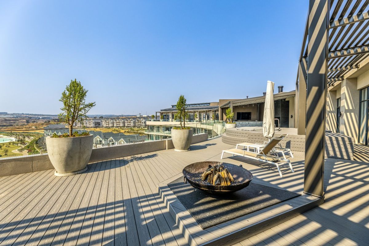 Exclusive Signature 6-Bedroom Penthouse with Lagoon Views - Photo 2